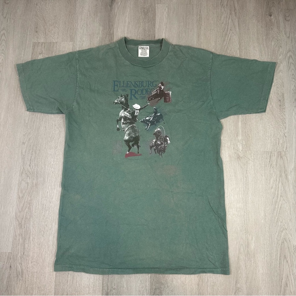 Vintage 90s ELLENSBUR RODEO Cowboys Green T-shirt Size‎ Large Riding Bull Tee